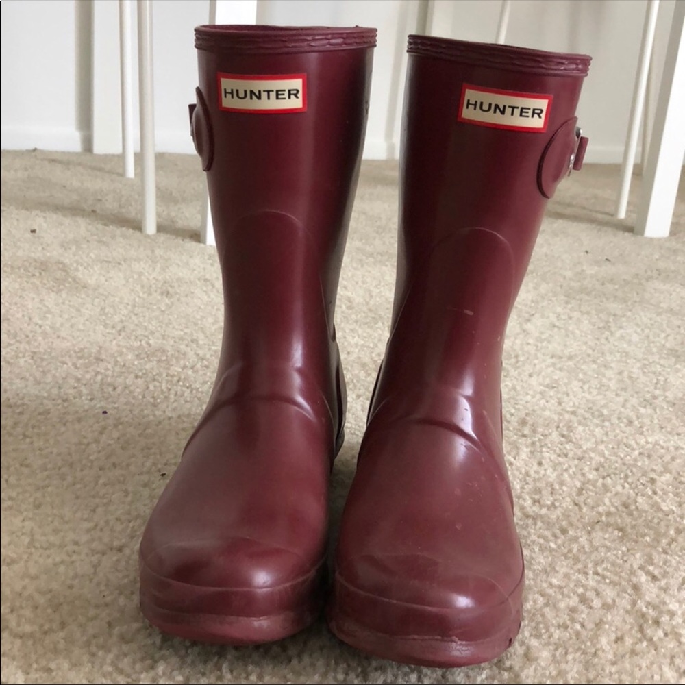 Short red hunter rain boots size 7